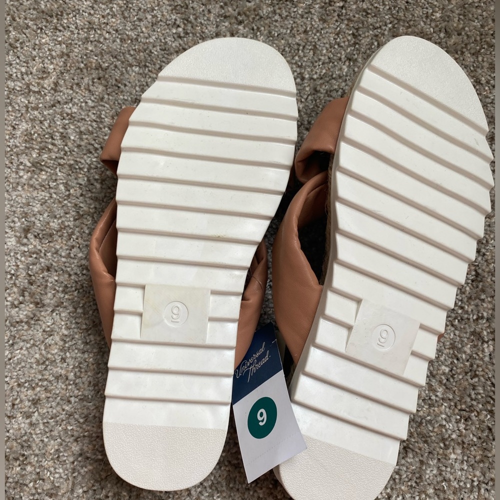 Universal Thread Sandals - Picture 3 of 3
